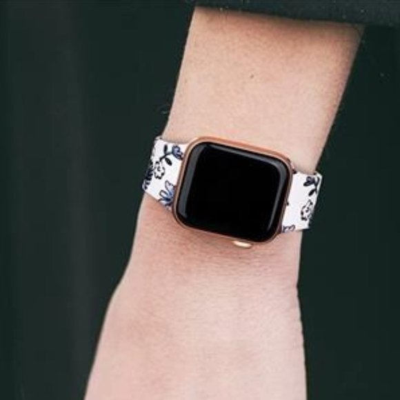 NEW Luxury Floral Apple Watch Band - Picture 4 of 6